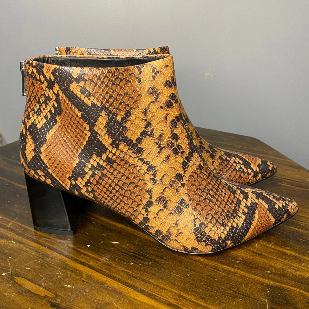 VHNY New York Women's Snake Print Pointed Toe Ankle Boots Block Heel Size 10‎